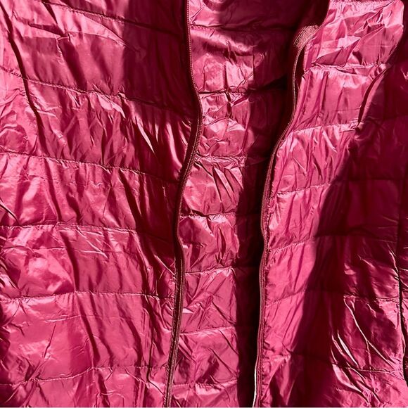 Red Puffer Jacket Packable. - Picture 2 of 3